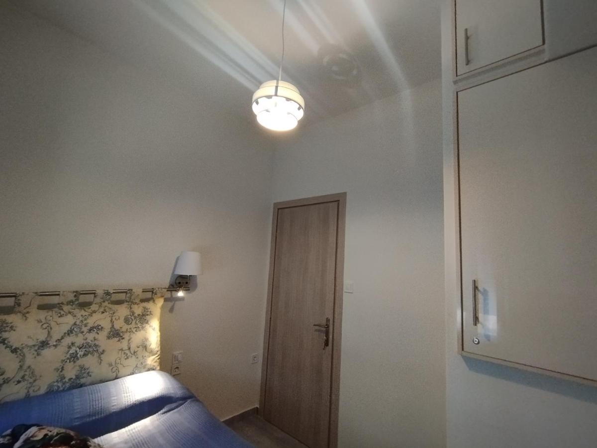 Jason'S Centre Apartment Wolos Zewnętrze zdjęcie