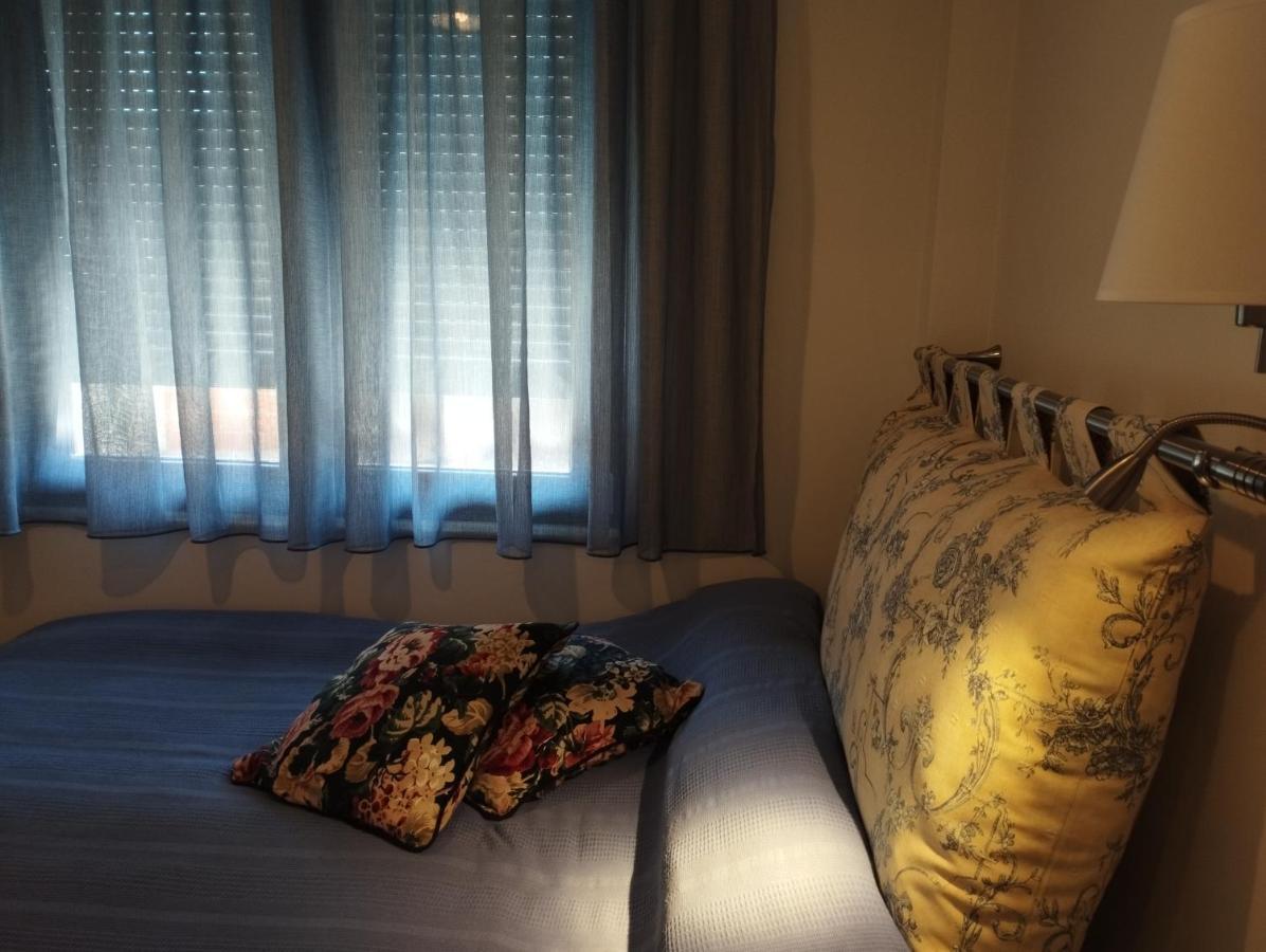 Jason'S Centre Apartment Wolos Zewnętrze zdjęcie